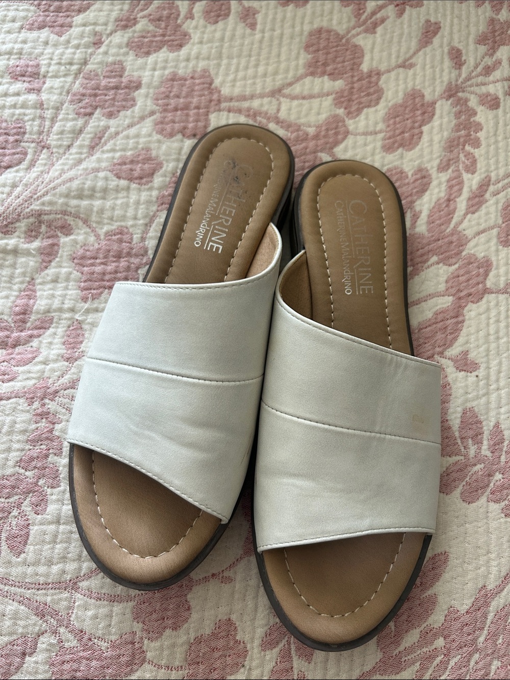 Catherine Malandrino Off-White Slide Sandals